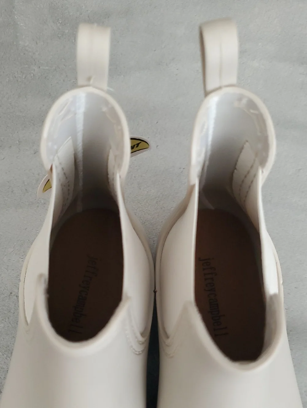 🆕️JEFFREY CAMPBELL Cream Platform Water Resistant Chelsea Lug Sole Boots SIZE:6